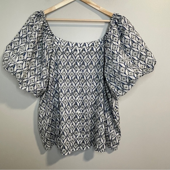 Caslon PUFF SLEEVE FR BUTTON ORGANIC COTTON TOP IVORY- BLUE KARA BLOCK PRINT 2X - Picture 1 of 5